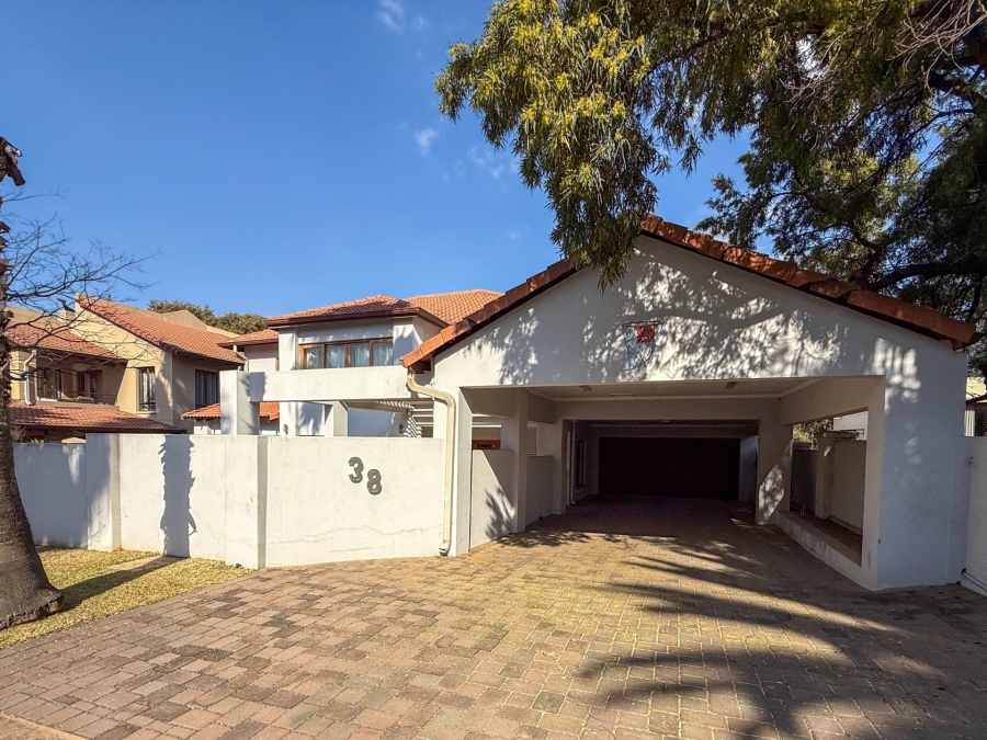 4 Bedroom Property for Sale in Eagles Landing North West